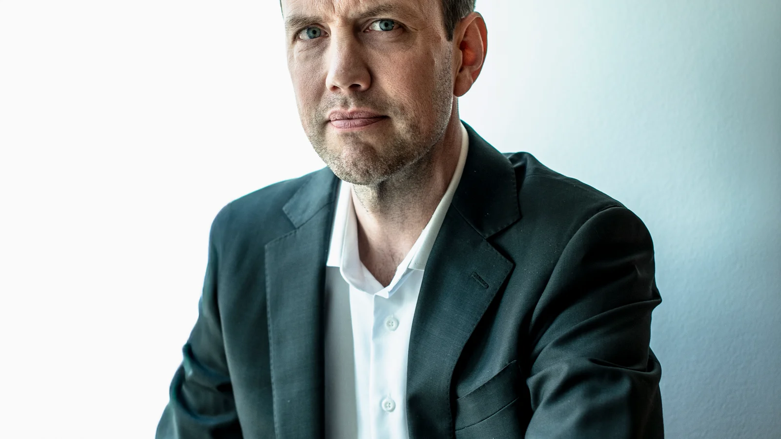 Tidligere folketingsmedlem investerer millionbeløb i dansk AI-selskab