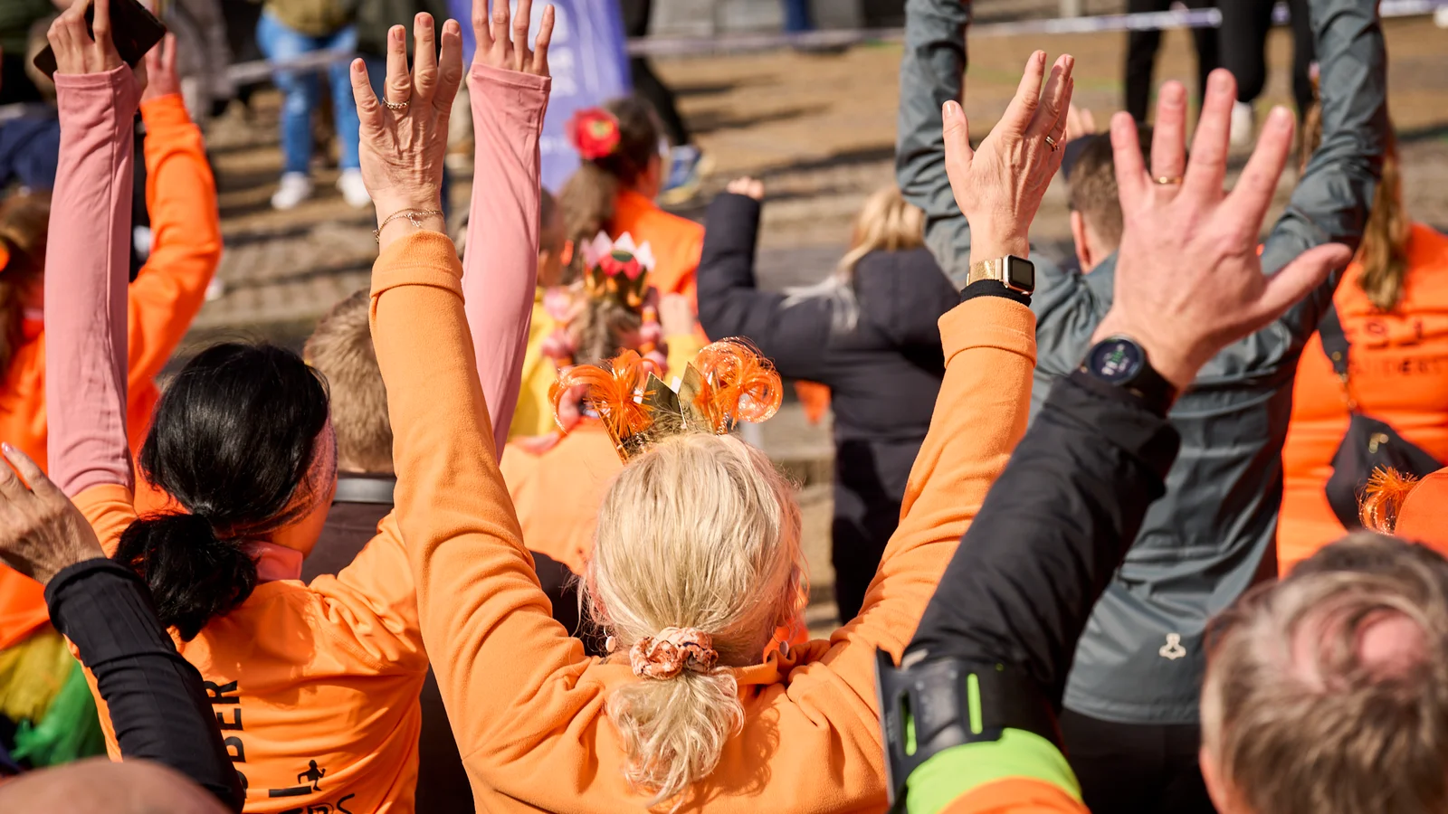Unge og gamle varmer op til Royal Run