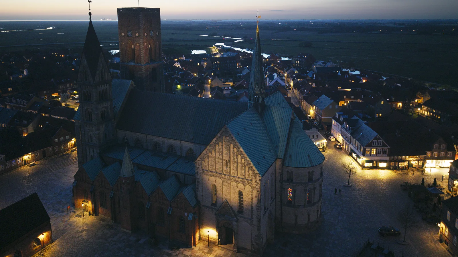 Prøvebelysning afsluttet: Konturerne af nyt lys på Ribe Domkirke tegner sig