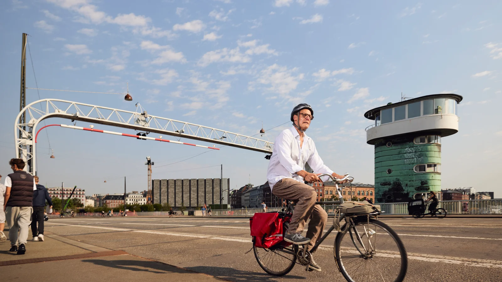 Cyklen vælges fra af de unge