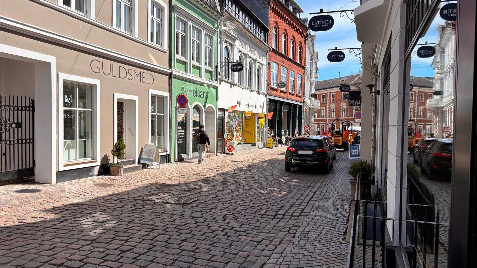 Del af Adelgade lukket for trafik i maj måned