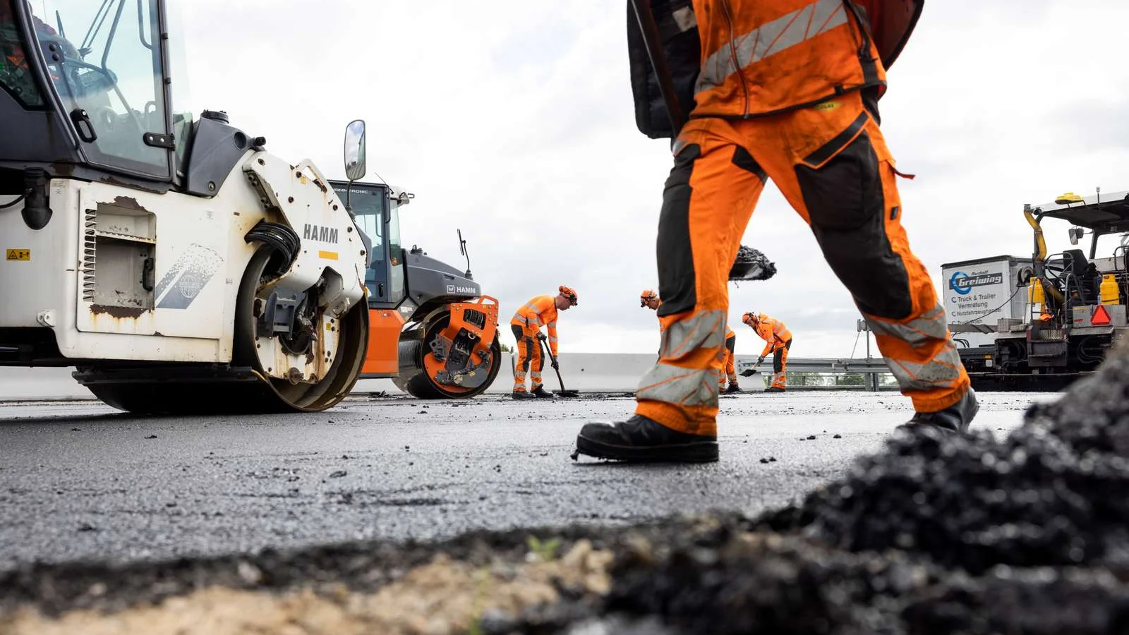 Frederikssundsmotorvejen får ny asfalt mellem Rødovre og Ballerup