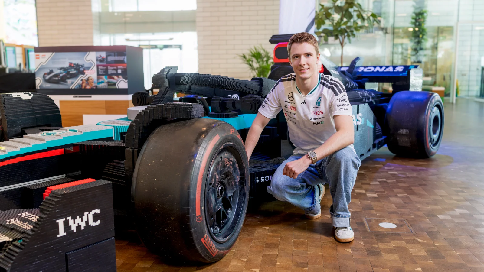 Frederik Vesti fra Mercedes-AMG PETRONAS Formula One besøgte LEGO® House