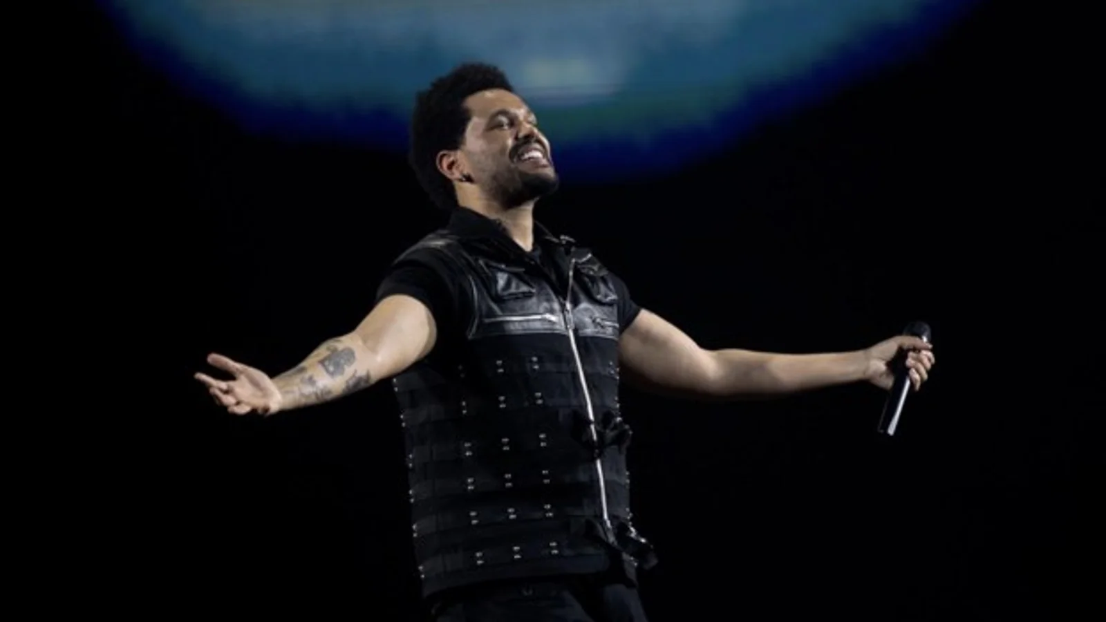 THE WEEKND INDLEDER DEN EUROPÆISKE DEL AF DEN REKORDSLÅENDE AFTER HOURS TIL DAWN TOUR MED TO UDSOLGTE KONCERTER PÅ KØBENHAVNS PARKEN STADION