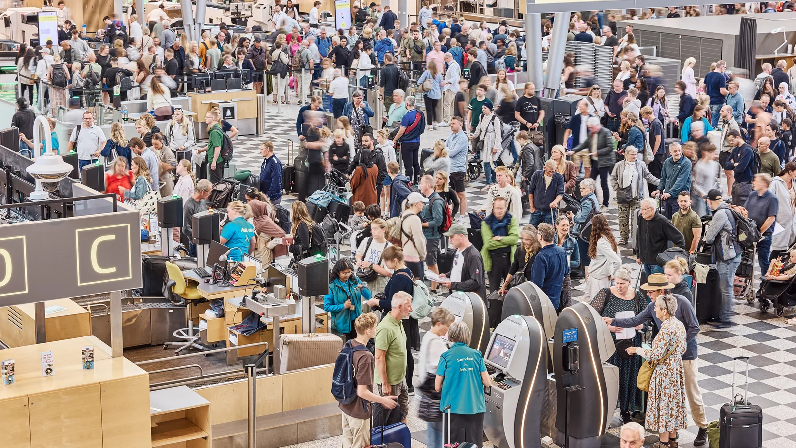 Tusindvis af rejsende starter sommerferien i Billund