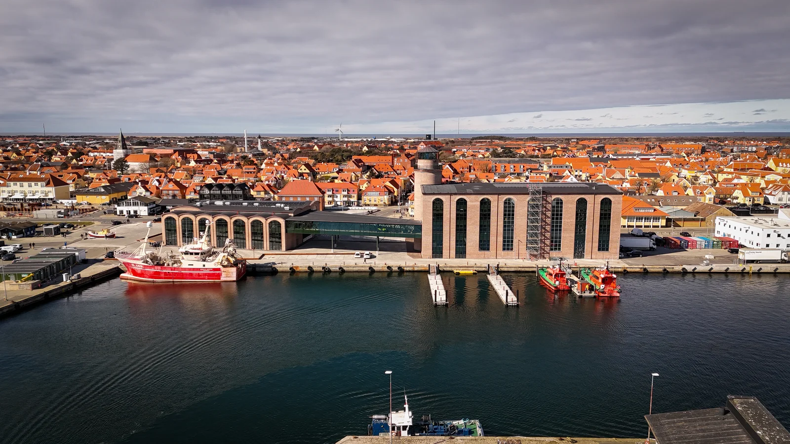 Milliardæren Henning Kjeldsen har bygget Danmarks nye gigantiske oplevelsescenter i Skagen