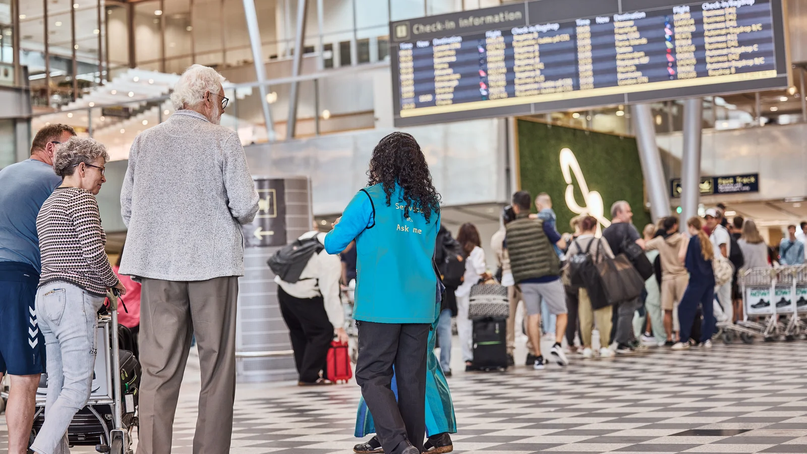 Skolernes sommerferie giver travlhed i Billund Lufthavn: Her er de syv råd, der sparer tid
