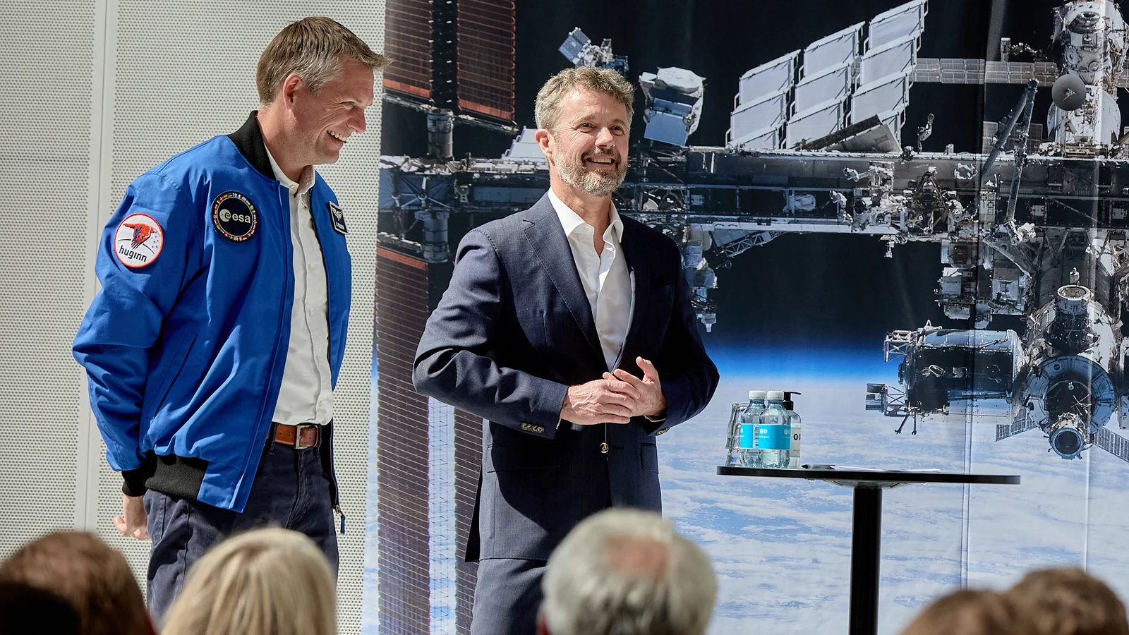 H.M. Kongen åbner stor rumkonference med et lille brag