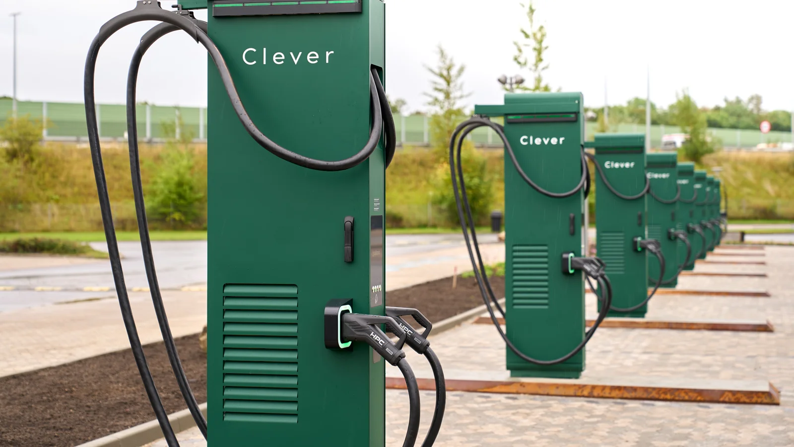 Nu er Clevers første 1.000 kW-ladere i drift
