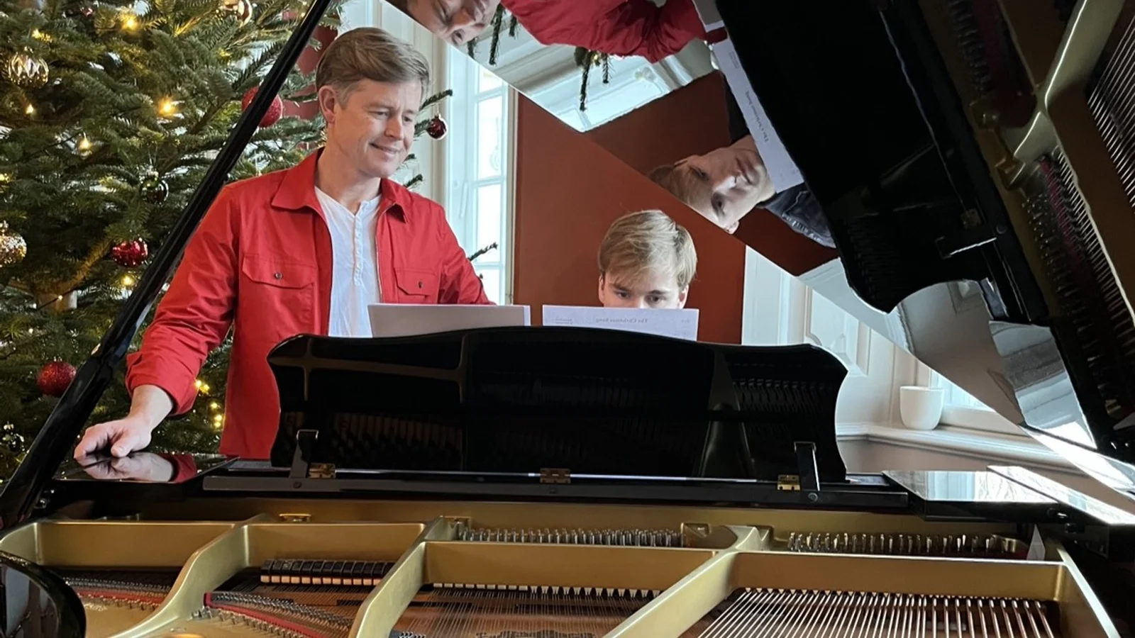 Stor interesse for julekoncerter: Charlottenlund Slot afholder ekstrakoncert med Caspar og Silas Phillipson