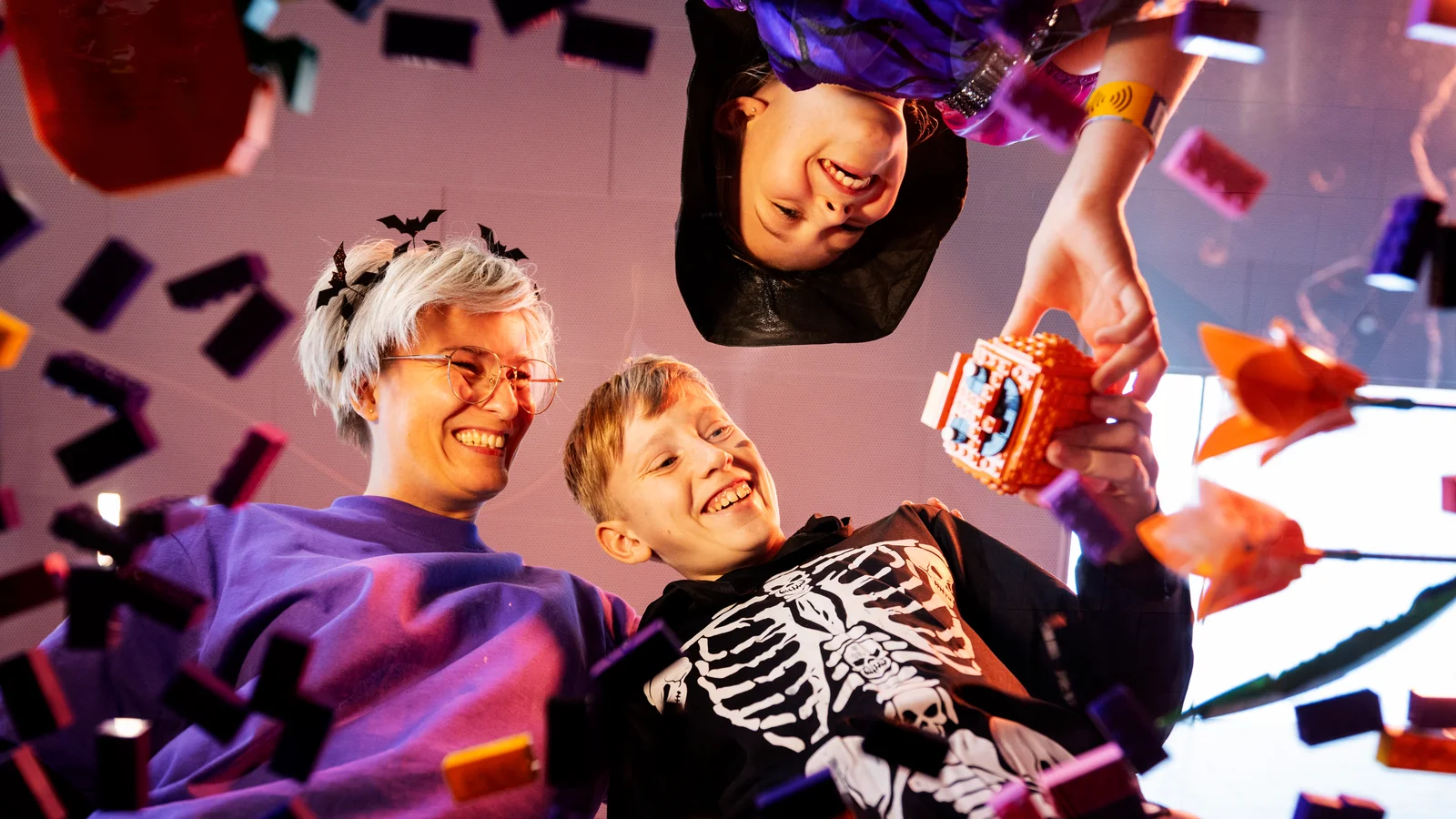 Efterårsferie i LEGO® House: Gå på spøgelsesjagt og udforsk kreativiteten med sjove Halloween-byg